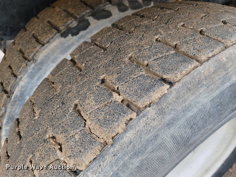 image for item JL9694 2000 Freightliner FLD  ready mix truck