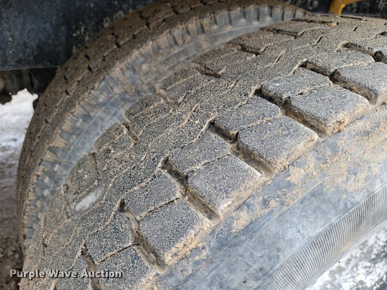 image for item JL9694 2000 Freightliner FLD  ready mix truck