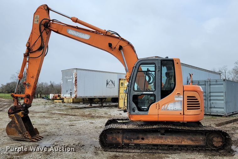 image for item JL9699 2010 Doosan DX140LCR  excavator