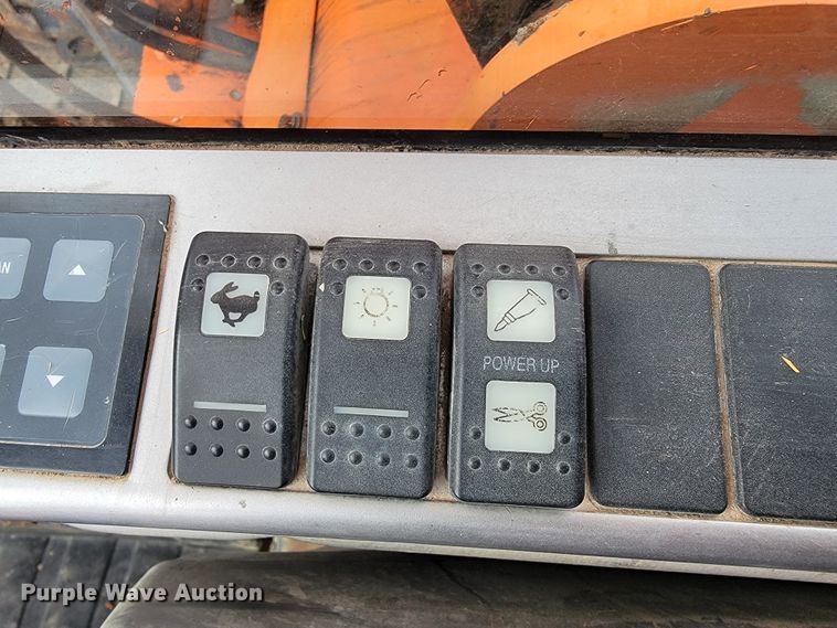 image for item JL9699 2010 Doosan DX140LCR  excavator