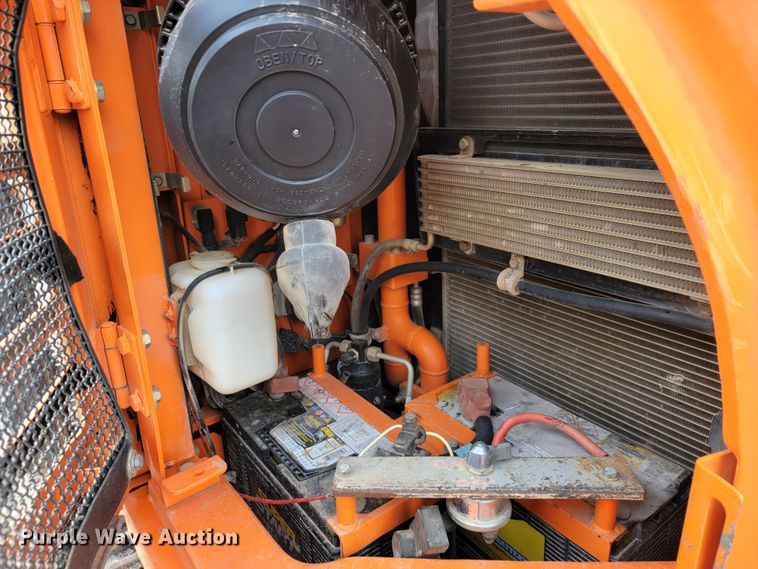 image for item JL9699 2010 Doosan DX140LCR  excavator