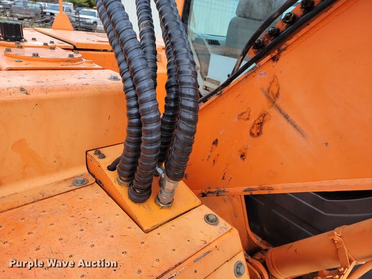 image for item JL9699 2010 Doosan DX140LCR  excavator