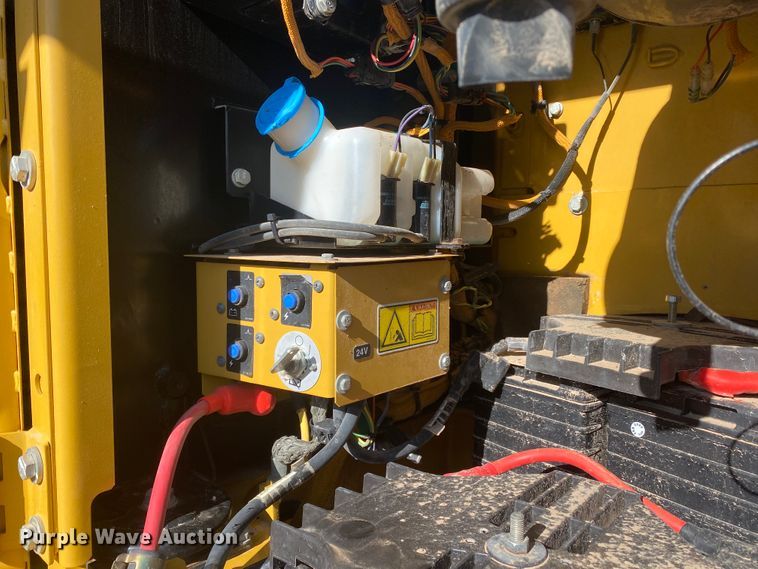 image for item JN9264 2011 Caterpillar 320DL  excavator