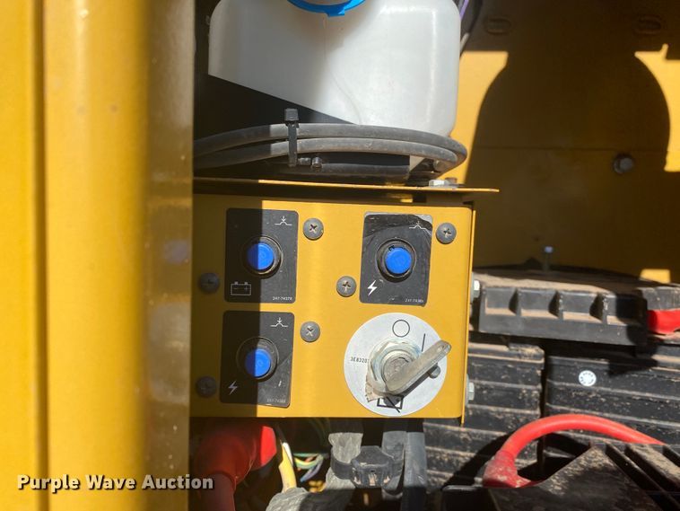 image for item JN9264 2011 Caterpillar 320DL  excavator