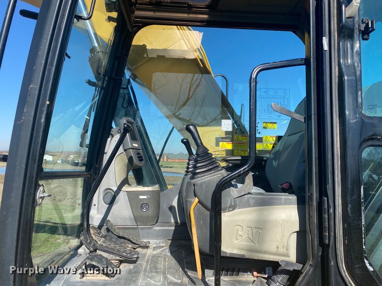 image for item JN9264 2011 Caterpillar 320DL  excavator