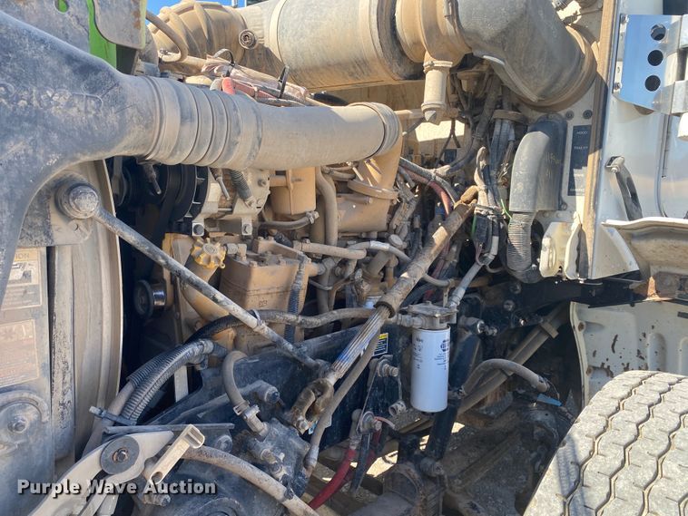 image for item JN9266 2009 Peterbilt 365  flatbed truck