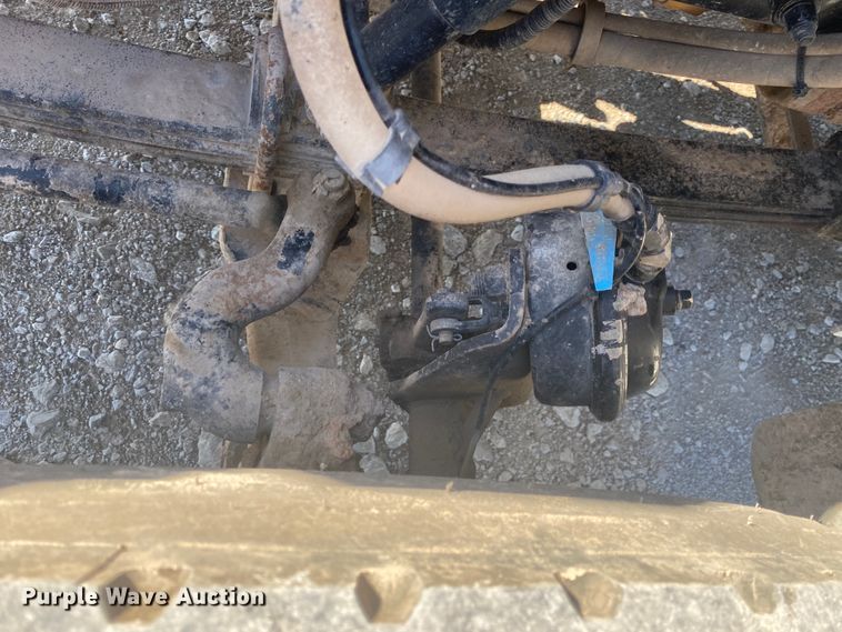 image for item JN9266 2009 Peterbilt 365  flatbed truck