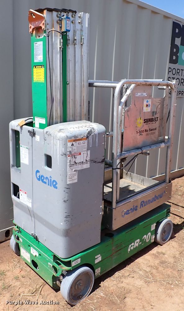 image for item JO9565 2015 Genie GR-20  vertical lift