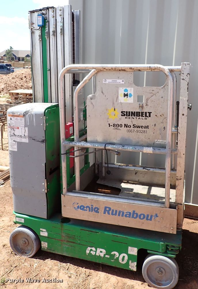 image for item JO9565 2015 Genie GR-20  vertical lift