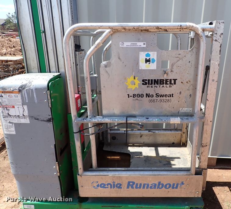 image for item JO9565 2015 Genie GR-20  vertical lift