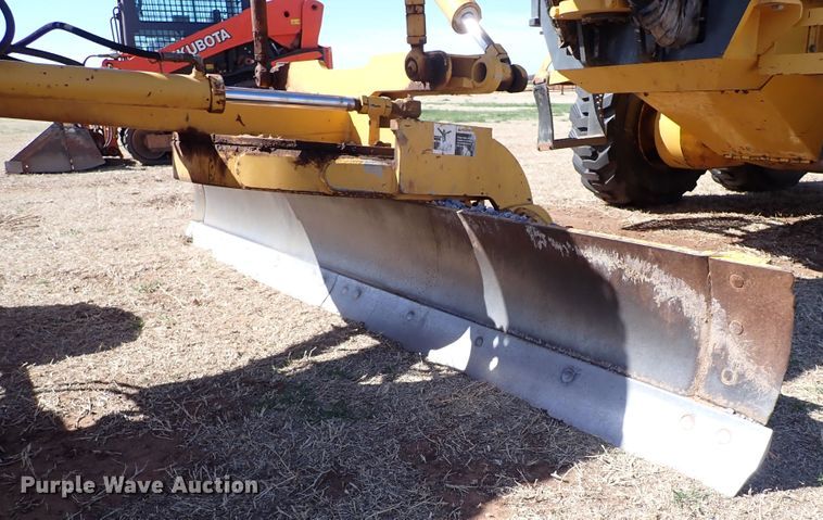 image for item JO9583 2004 Champion C80B  motor grader