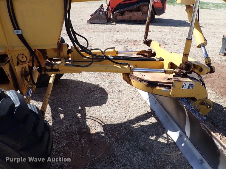 image for item JO9583 2004 Champion C80B  motor grader