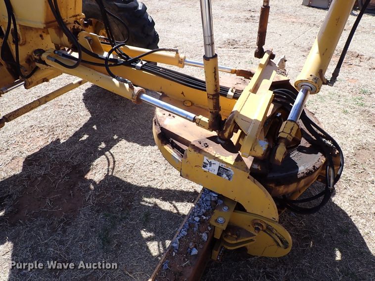 image for item JO9583 2004 Champion C80B  motor grader