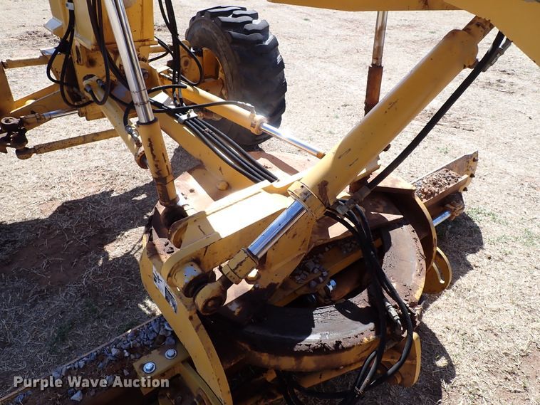 image for item JO9583 2004 Champion C80B  motor grader