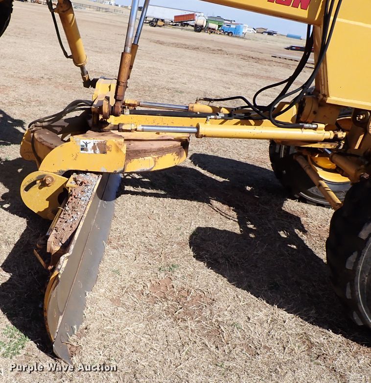 image for item JO9583 2004 Champion C80B  motor grader