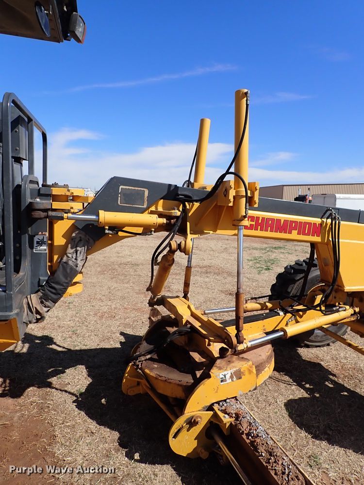 image for item JO9583 2004 Champion C80B  motor grader