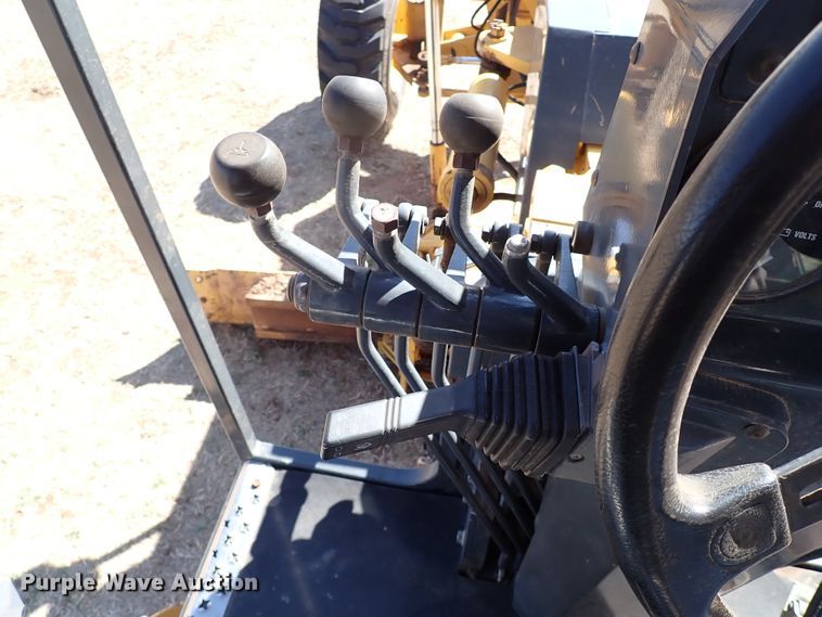 image for item JO9583 2004 Champion C80B  motor grader