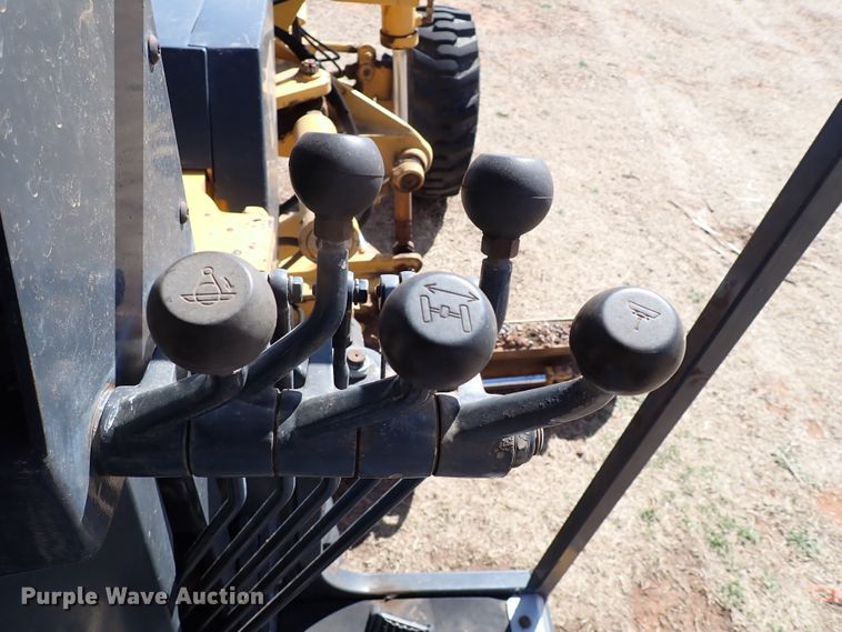 image for item JO9583 2004 Champion C80B  motor grader