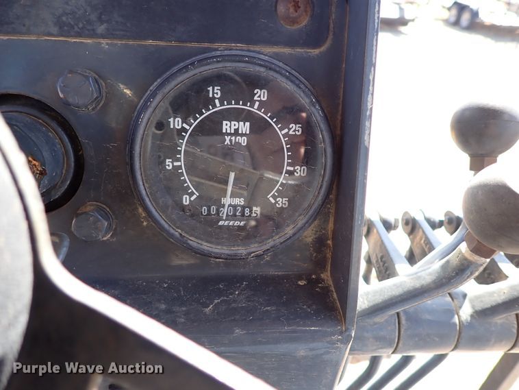 image for item JO9583 2004 Champion C80B  motor grader