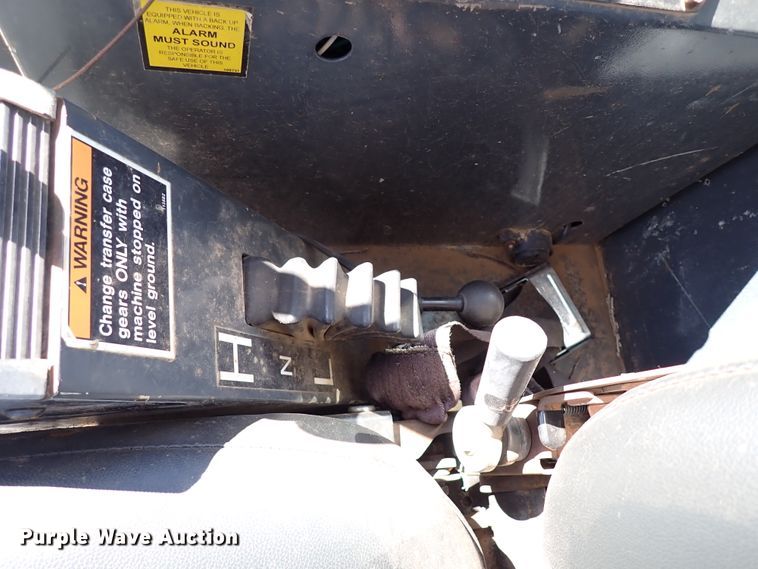 image for item JO9583 2004 Champion C80B  motor grader