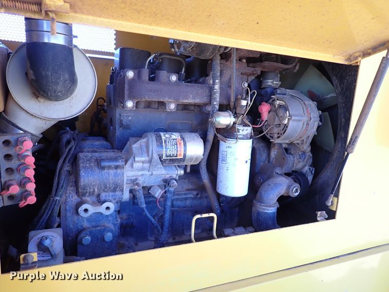 image for item JO9583 2004 Champion C80B  motor grader