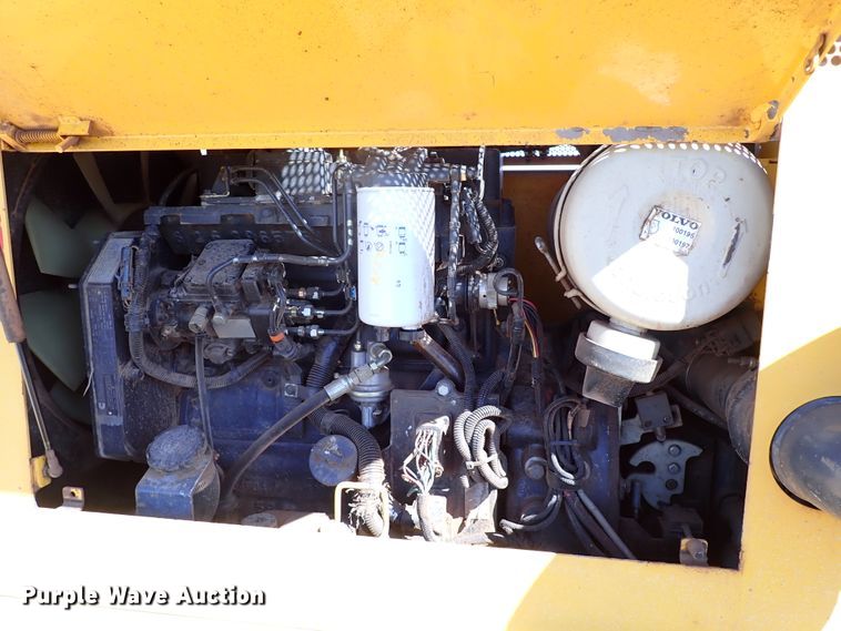 image for item JO9583 2004 Champion C80B  motor grader