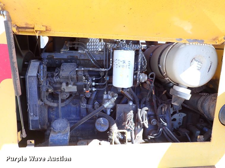 image for item JO9583 2004 Champion C80B  motor grader
