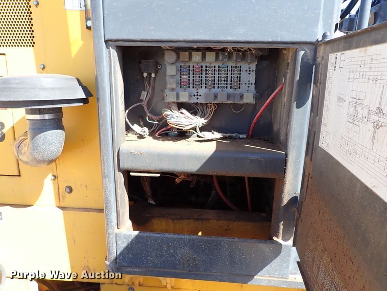 image for item JO9583 2004 Champion C80B  motor grader