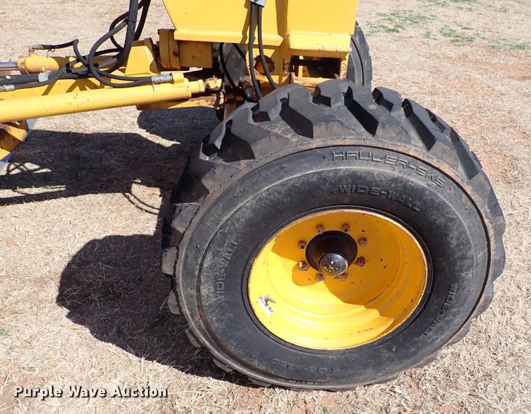 image for item JO9583 2004 Champion C80B  motor grader