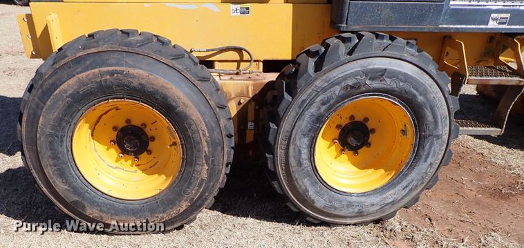 image for item JO9583 2004 Champion C80B  motor grader