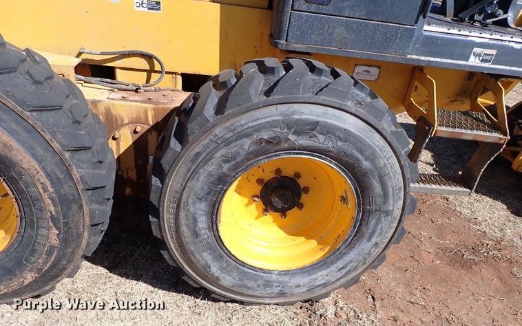 image for item JO9583 2004 Champion C80B  motor grader