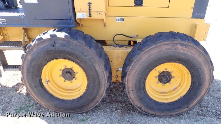 image for item JO9583 2004 Champion C80B  motor grader