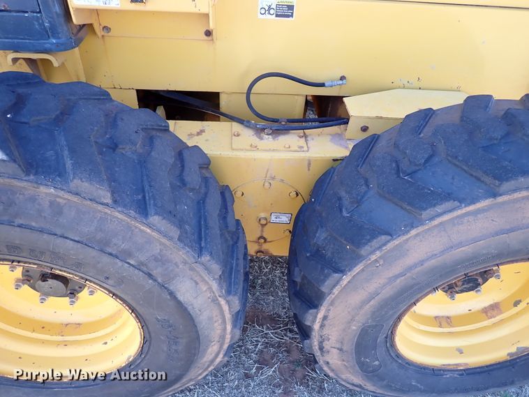 image for item JO9583 2004 Champion C80B  motor grader