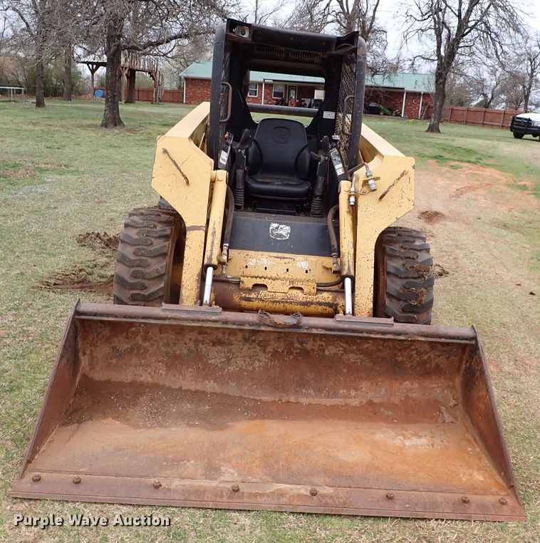 image for item JO9590 2005 John Deere 325  skid steer loader