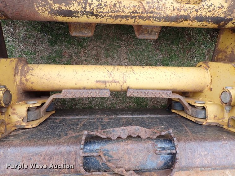 image for item JO9590 2005 John Deere 325  skid steer loader