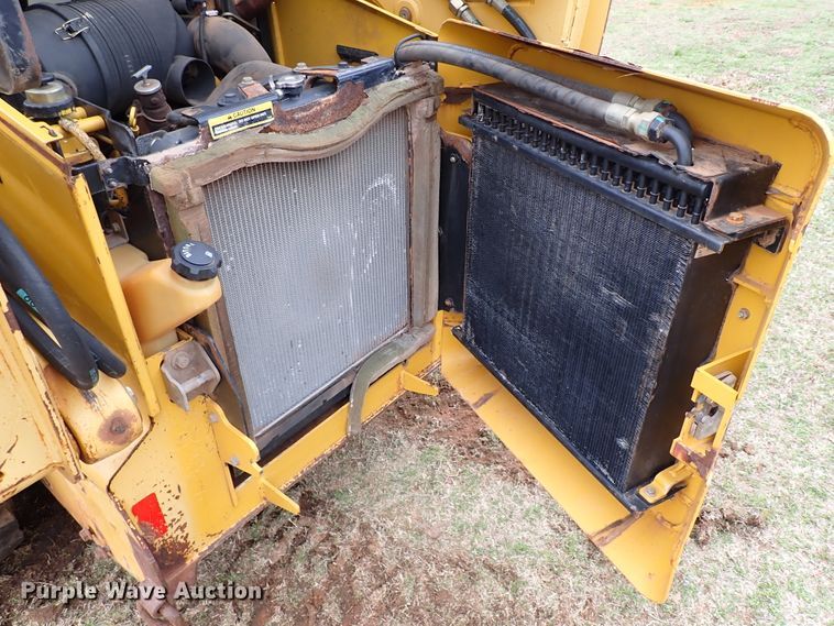 image for item JO9590 2005 John Deere 325  skid steer loader