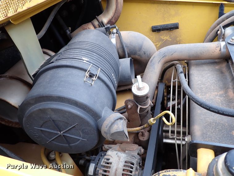 image for item JO9590 2005 John Deere 325  skid steer loader