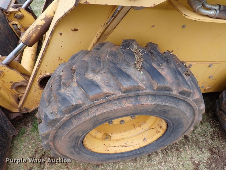 image for item JO9590 2005 John Deere 325  skid steer loader