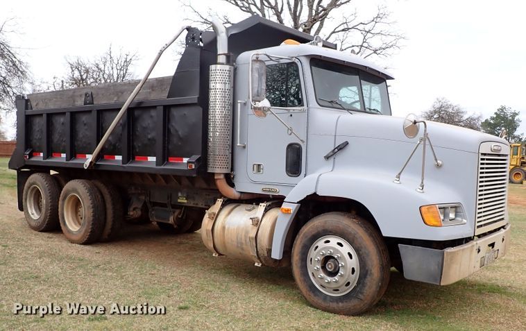 image for item JO9594 1997 Freightliner FLD112  dump truck