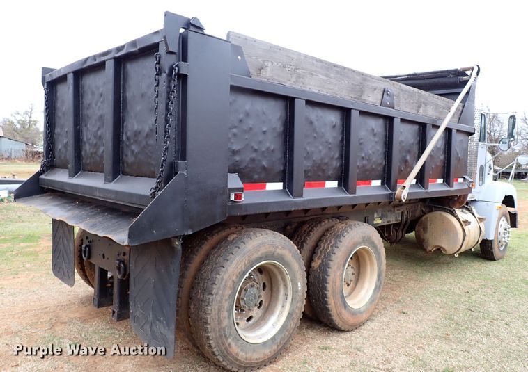 image for item JO9594 1997 Freightliner FLD112  dump truck