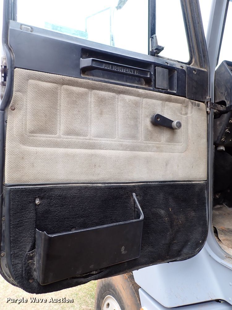 image for item JO9594 1997 Freightliner FLD112  dump truck