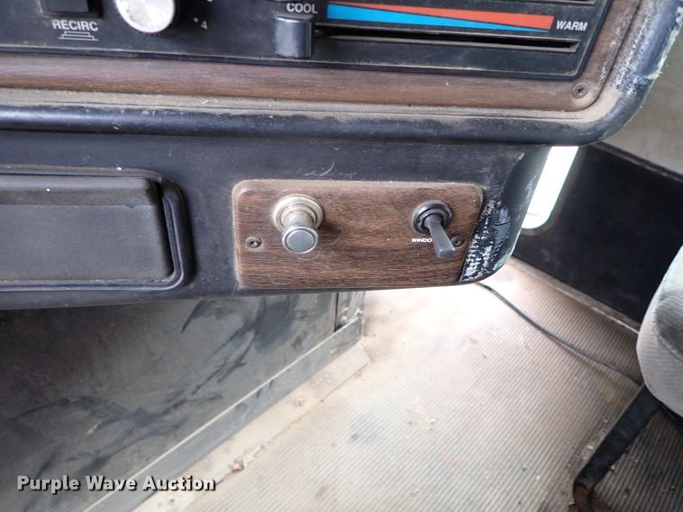 image for item JO9594 1997 Freightliner FLD112  dump truck