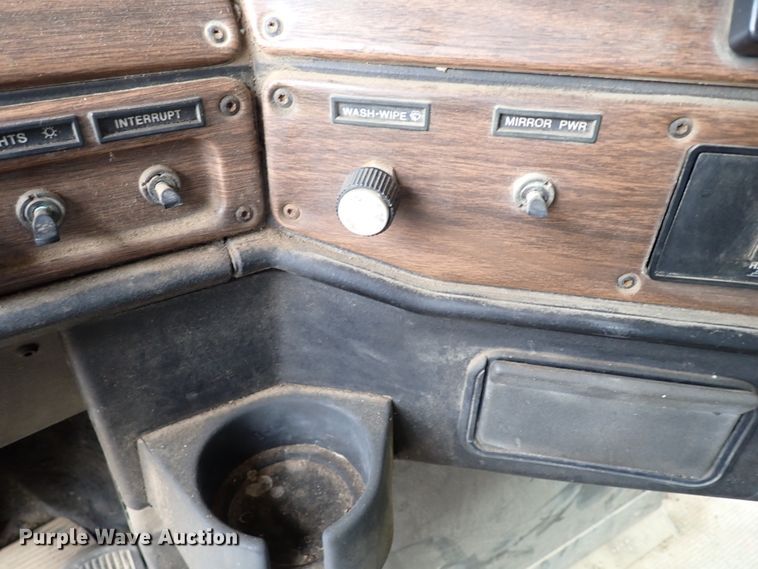 image for item JO9594 1997 Freightliner FLD112  dump truck