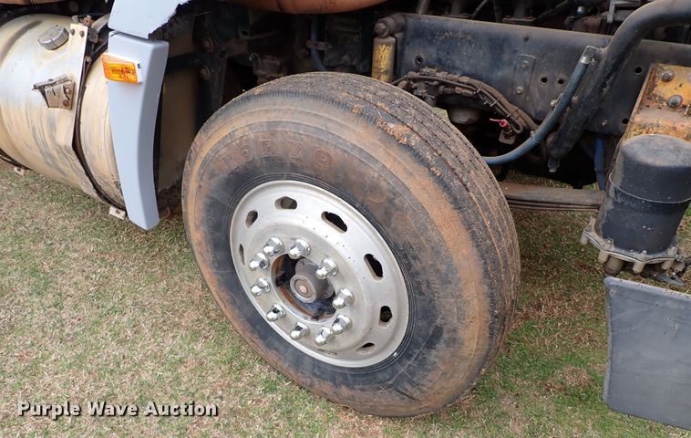 image for item JO9594 1997 Freightliner FLD112  dump truck