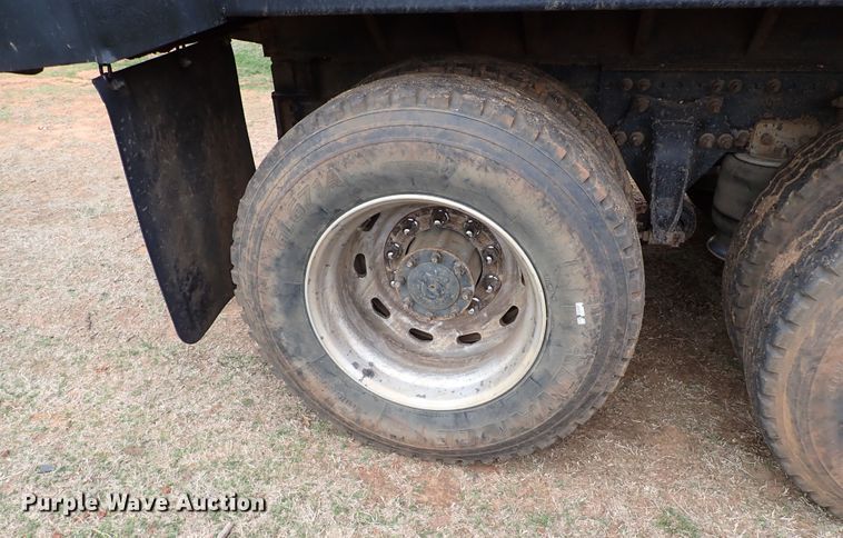 image for item JO9594 1997 Freightliner FLD112  dump truck