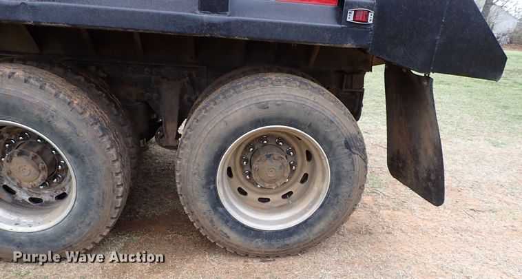 image for item JO9594 1997 Freightliner FLD112  dump truck