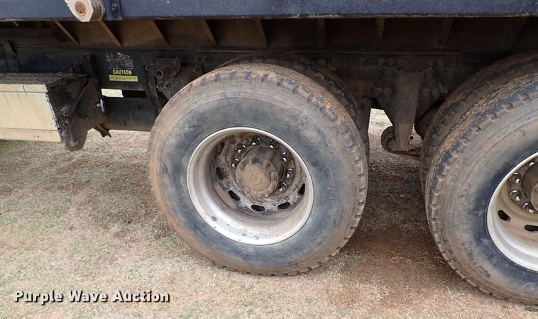 image for item JO9594 1997 Freightliner FLD112  dump truck