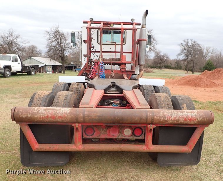 image for item JO9595 1990 International Eagle  winch truck
