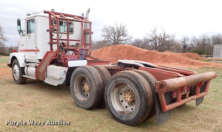 image for item JO9595 1990 International Eagle  winch truck