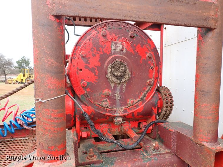 image for item JO9595 1990 International Eagle  winch truck